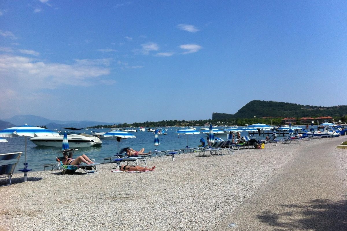 Baia Holiday Romantica a Lago campsite in Manerba del Garda — photo 2