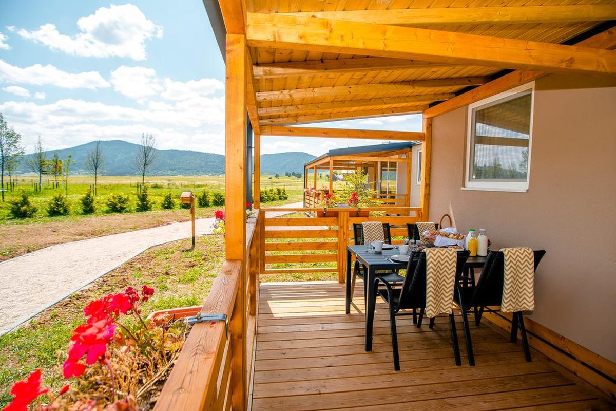 Big Bear Plitvice Camping Resort campsite in Donji Babin Potok — photo 2