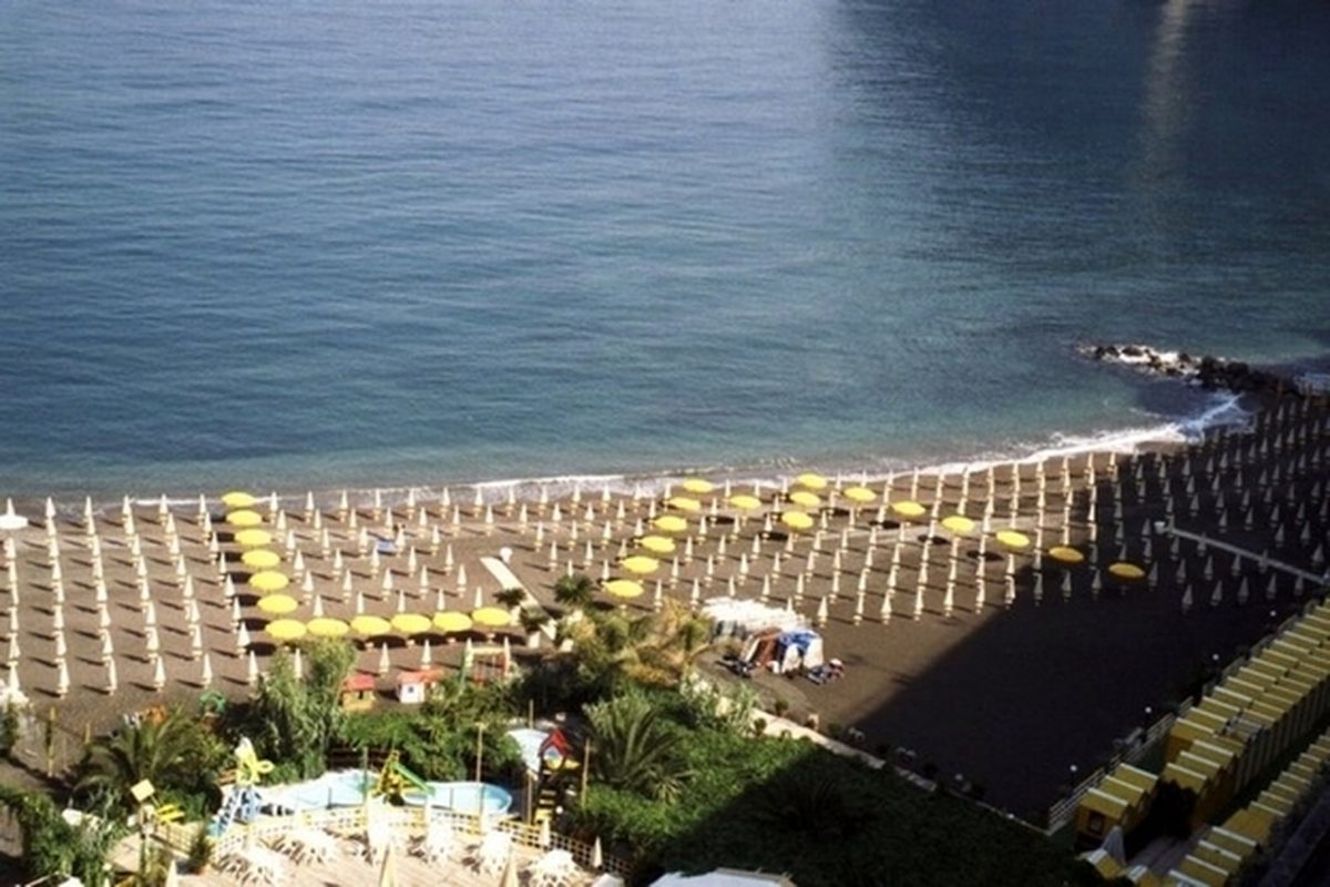 Bleu Village Villaggio Turistico campsite in Meta — photo 4