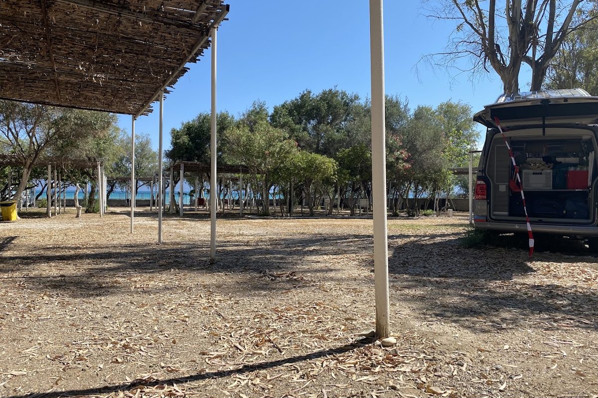 Camping Blue Dolphin campsite in Arkhaía Kórinthos — photo 5