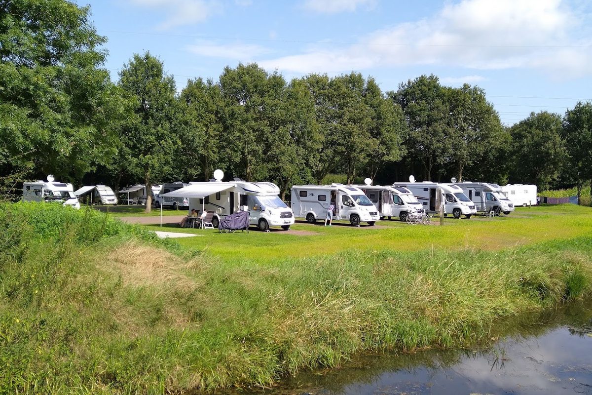 Camping Freizeitpark Am Emsdeich campsite in Westoverledingen — photo 2