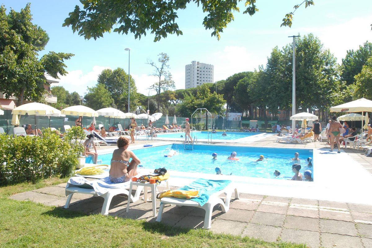 Camping Giardino campsite in Marina di Massa — photo 4