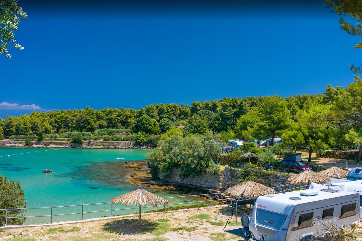 Camping Grebisce campsite in Jelsa — photo 2