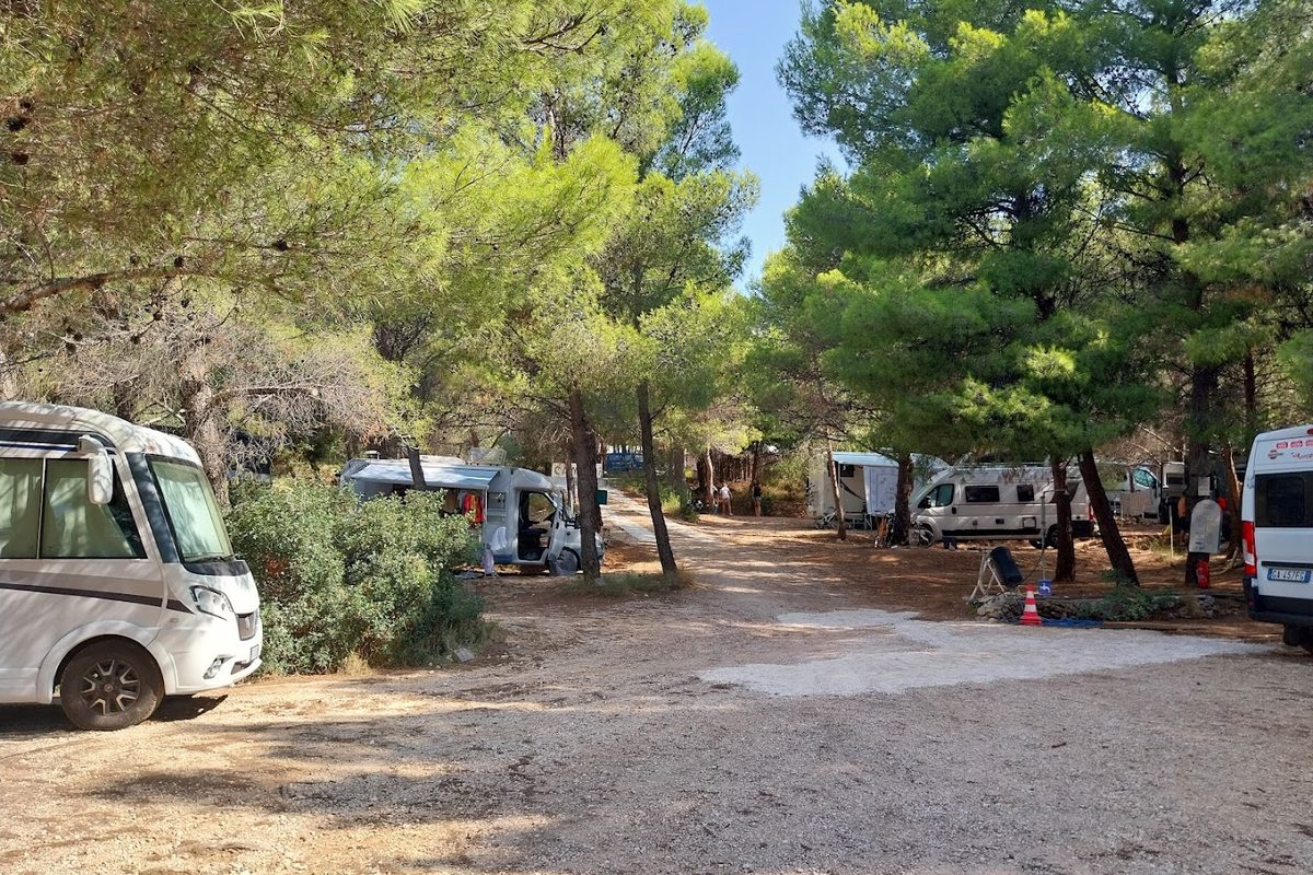 Camping Mario campsite in Bol — photo 3
