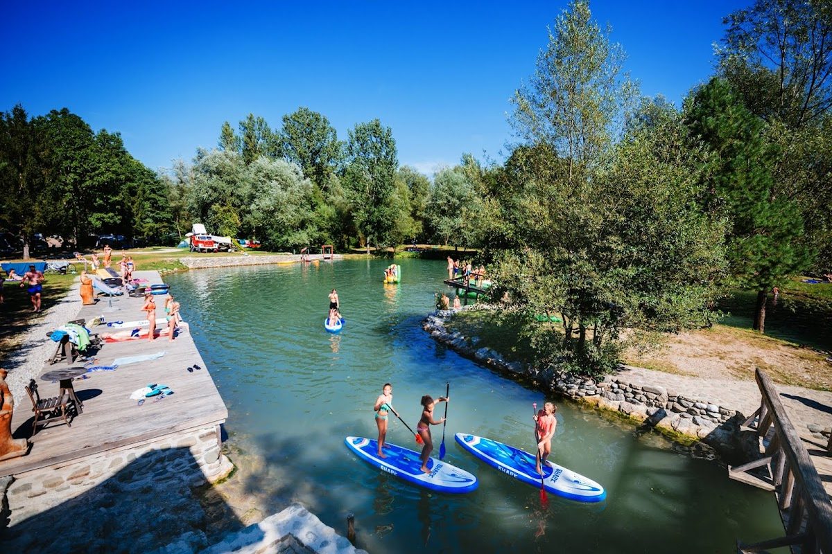 Photo of Camping Menina