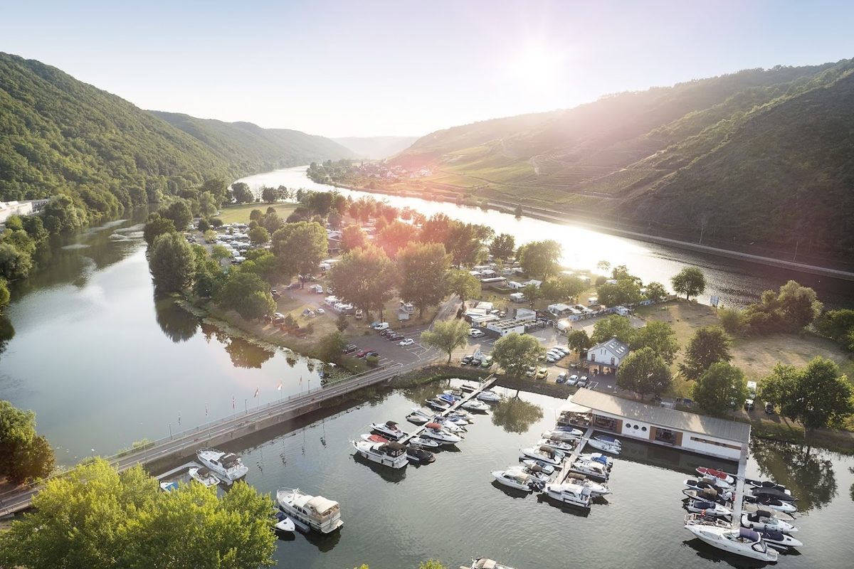 Camping Mosel-Islands campsite in Treis-Karden — photo 4