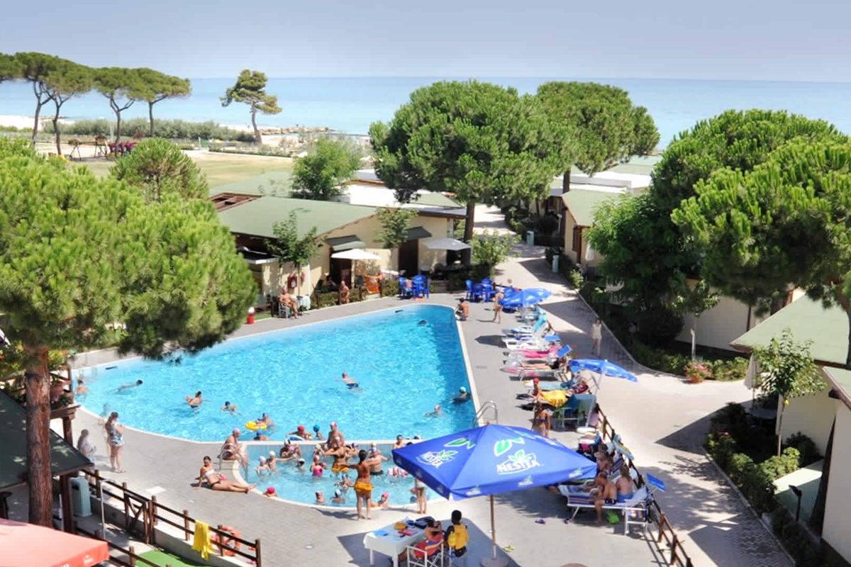 Camping Village Heliopolis campsite in Pineto — photo 2