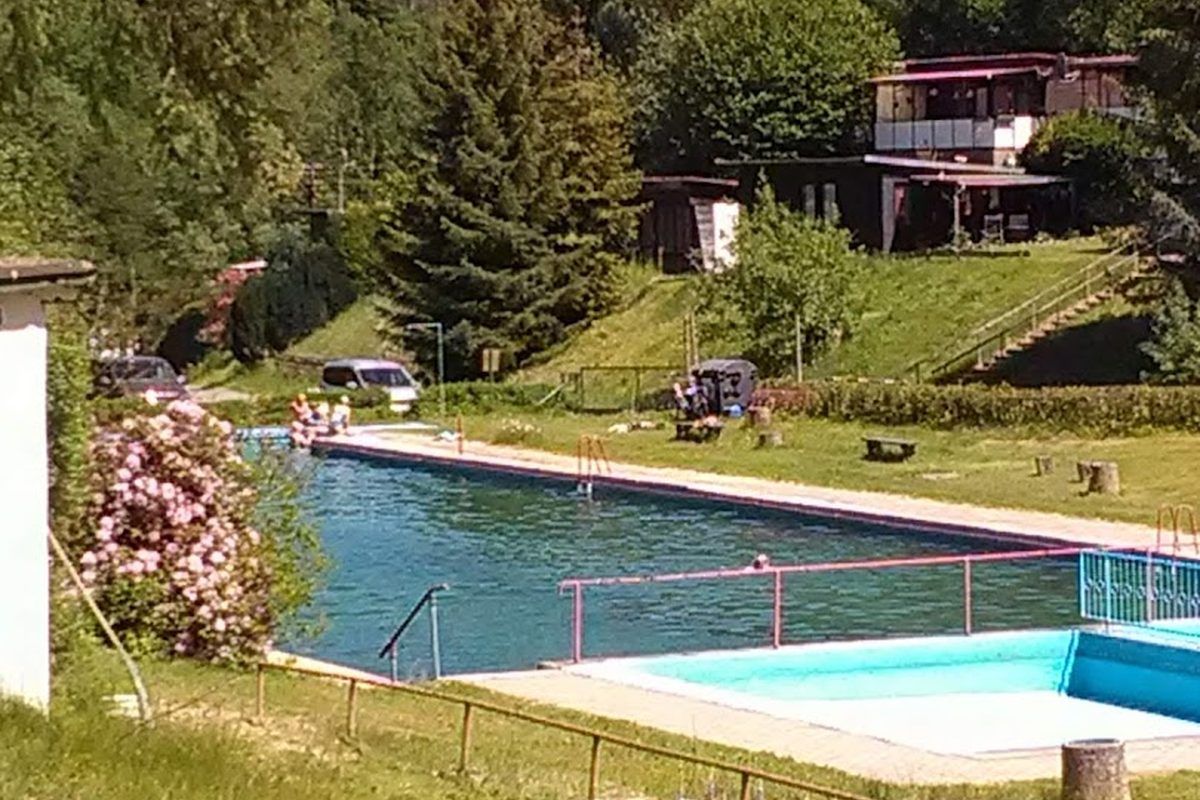 Campingplatz Am Waldbad campsite in Breitenbach — photo 2