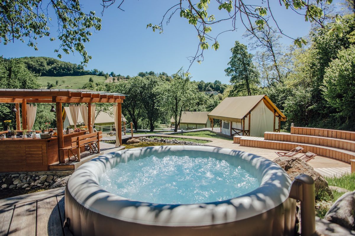 Chateau Ramšak, vineyard glamping resort campsite in Počehova — photo 2