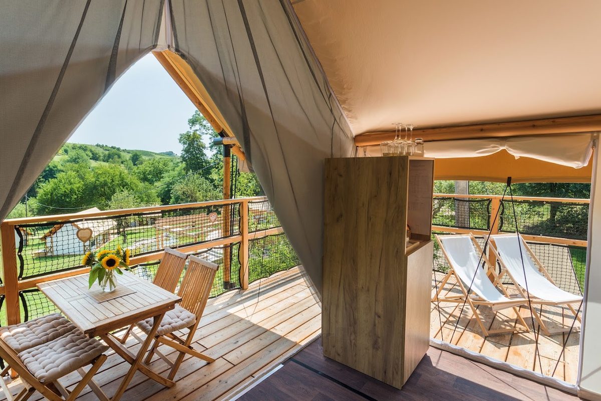 Chateau Ramšak, vineyard glamping resort campsite in Počehova — photo 3
