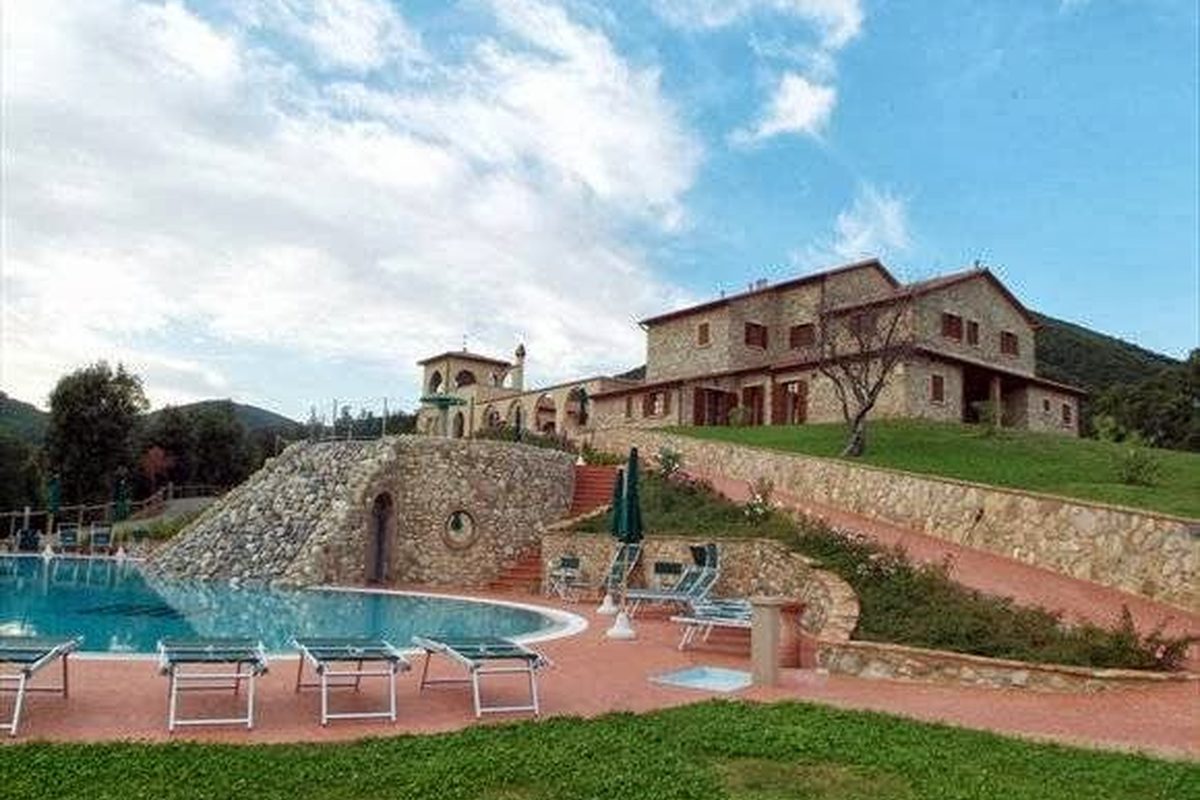 Le Tegole Resort & Glamping campsite in Riparbella — photo 3