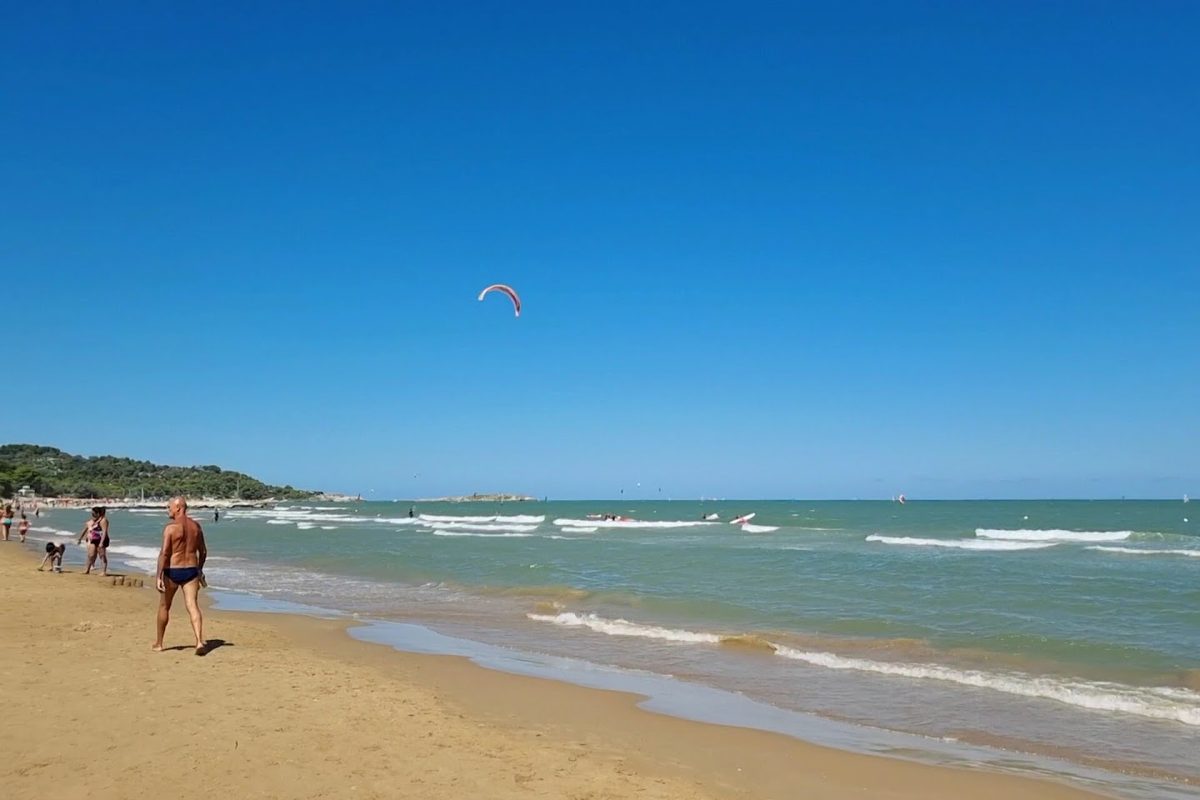 Villaggio Camping Spiaggia Lunga campsite in Vieste — photo 3