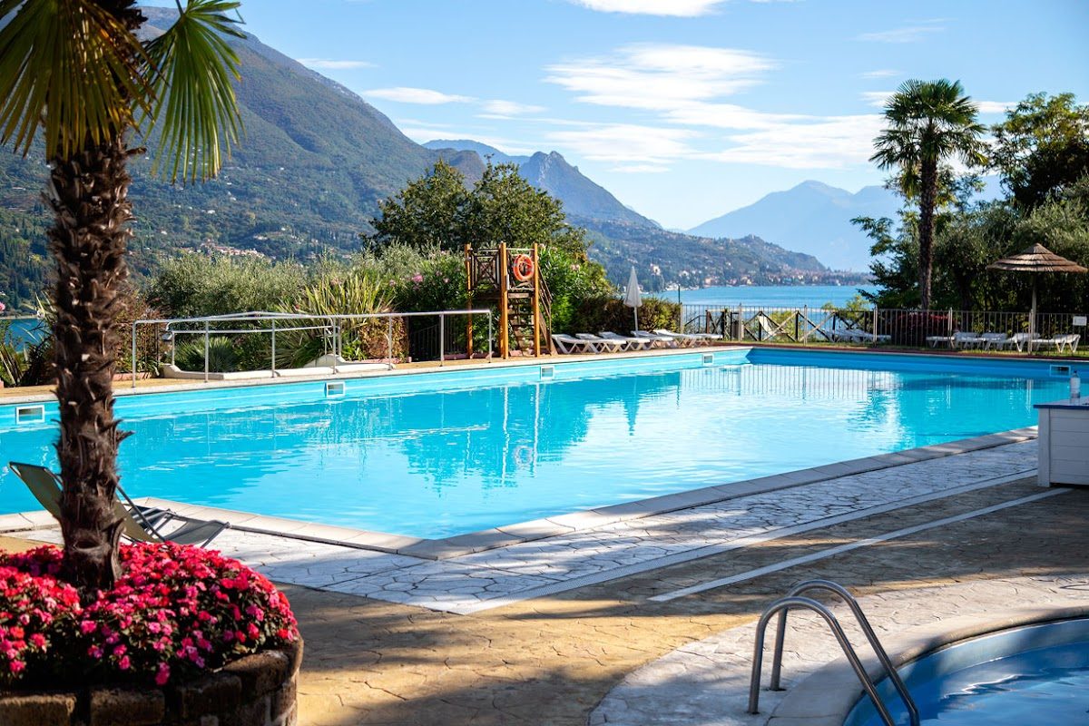 Weekend Glamping Resort campsite in San Felice del Benaco — photo 4