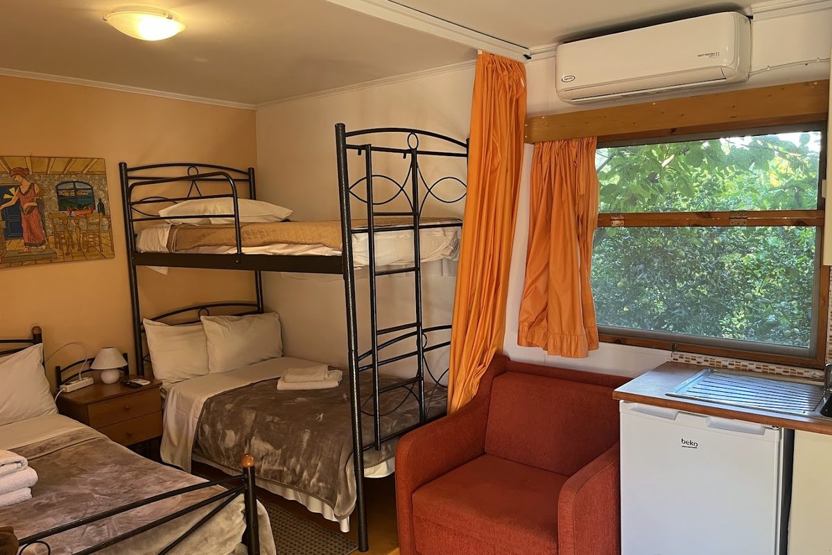 Xeni Camping-Bungalows campsite in Asíni — photo 4