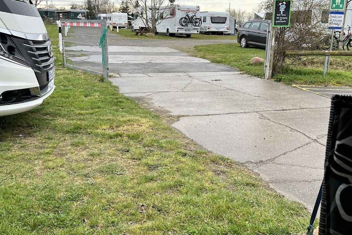 Zelt- und Campingplatz Markkleeberger See campsite in Auenhain — photo 4